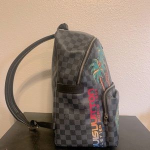 I’m selling this Louis vuttion bag for decent price lmk